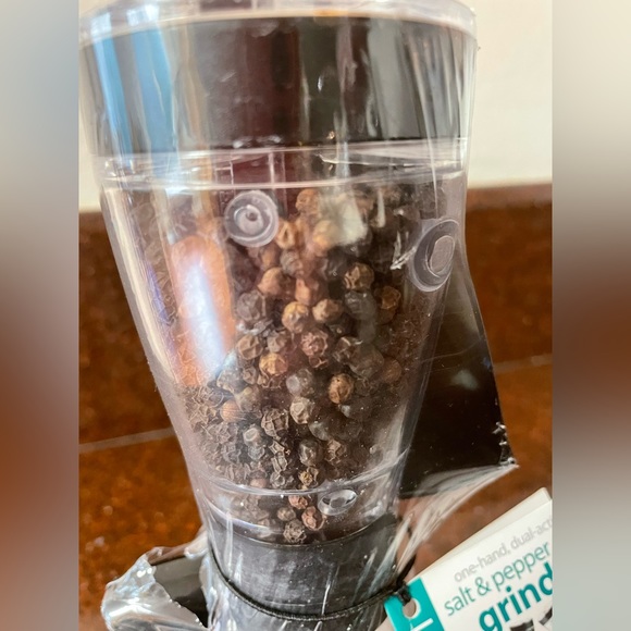 Kamenstein Salt & Pepper Grinders One Hand Dual Action FineCourse Adjustable NWT - Picture 7 of 10